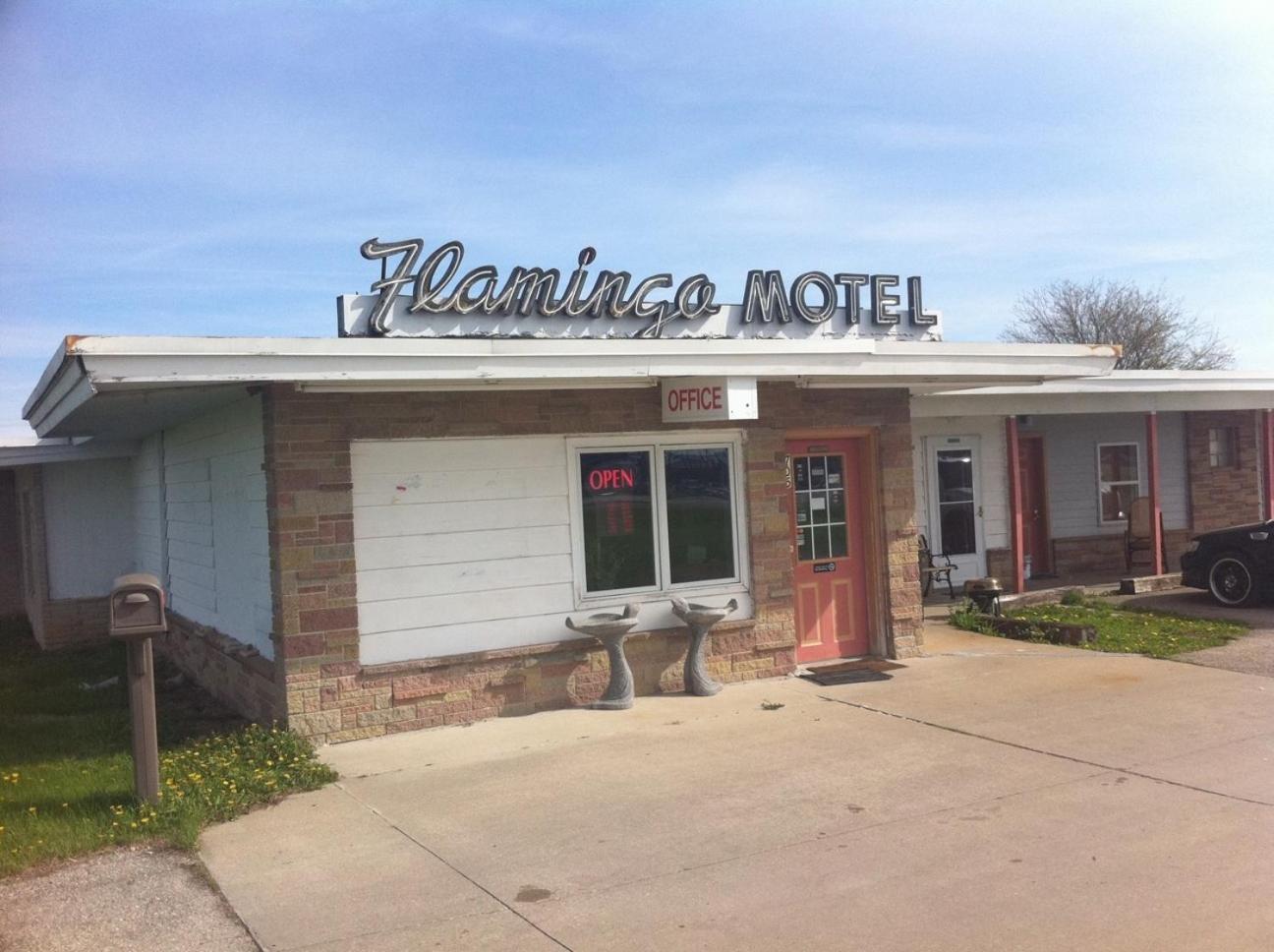 Flamingo Motel Marshalltown Exterior photo